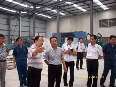 2012.7.12日李國忠教授到我公司參觀考察、指導工作